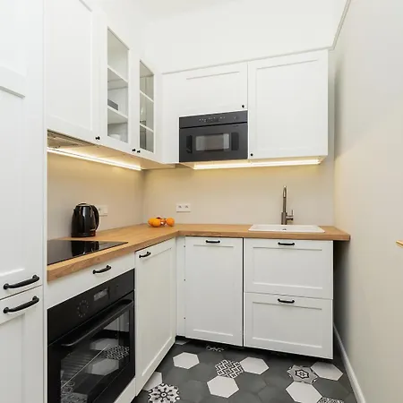 2 - Bedroom Apartment With Balcony - Rejtana 10 Krakow Exterior photo