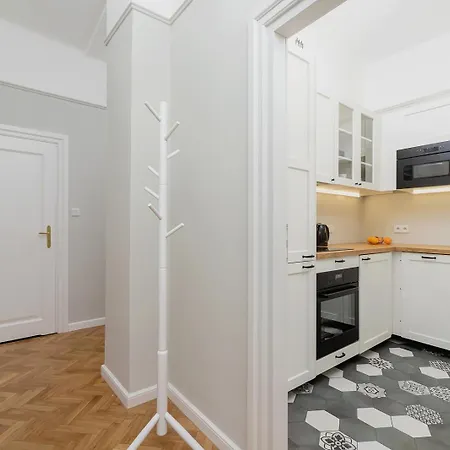 2 - Bedroom Apartment With Balcony - Rejtana 10 Krakow Exterior photo